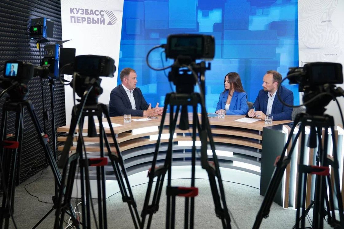 Илья Середюк ответил на вопросы кузбассовцев в прямом эфире