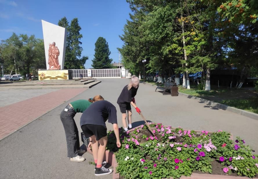 Более 11,3 тысячи подростков Кузбасса нашли временную работу на лето