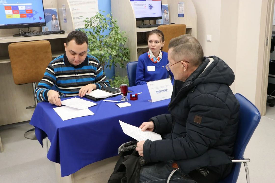 Свыше 2,5 тысяч кузбассовцев трудоустроились по рабочим профессиям